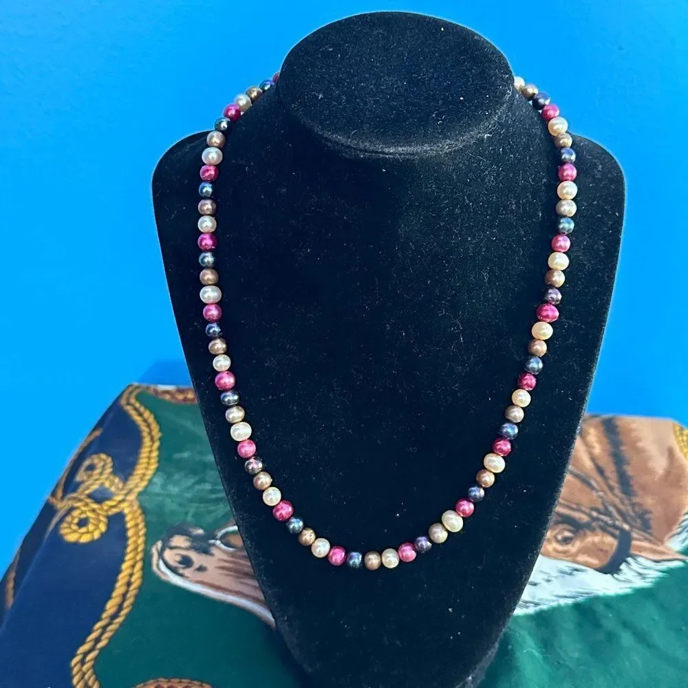 Multicolor Glass Bead Necklace Faux Gold Clasp Boho Style